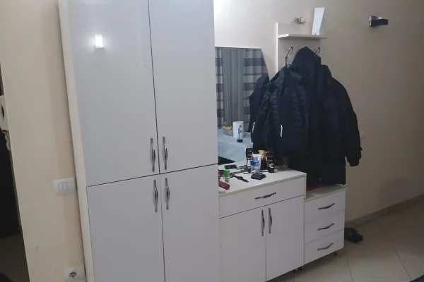 Shtepi me qera Apartament ne Tirane, 1+1, Mobilimi E mobiluar, Pagesa 450  Euro.
