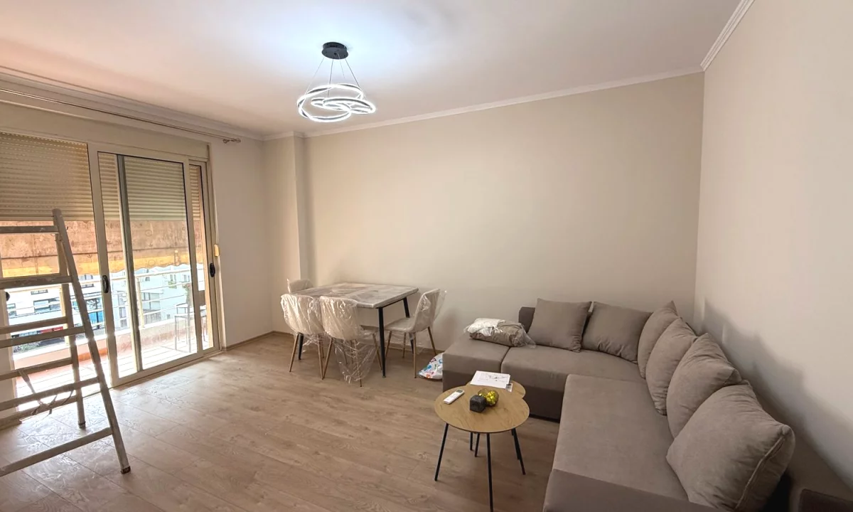 Shtepi me qera Apartament ne Tirane, 1+1, Mobilimi E mobiluar, Pagesa 500  Euro.