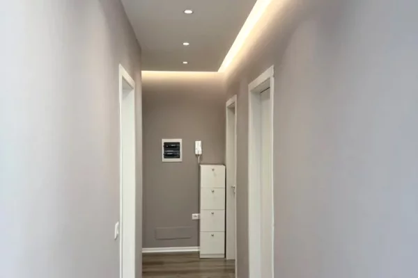 Shtepi me qera Apartament ne Tirane, 2+1, Mobilimi E mobiluar, Pagesa 930  Euro.