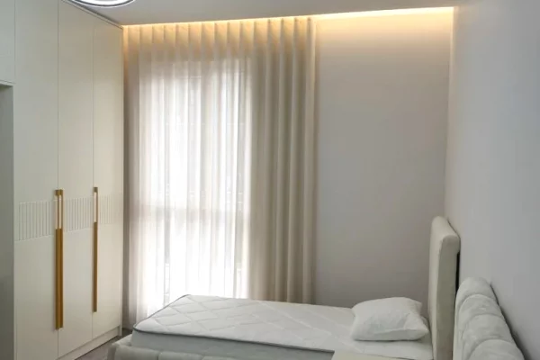 Shtepi me qera Apartament ne Tirane, 2+1, Mobilimi E mobiluar, Pagesa 930  Euro.