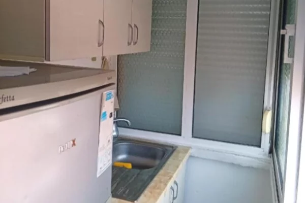 Shtepi me qera Apartament ne Tirane, Garsoniere, Mobilimi E mobiluar, Pagesa 60,000  Leke.