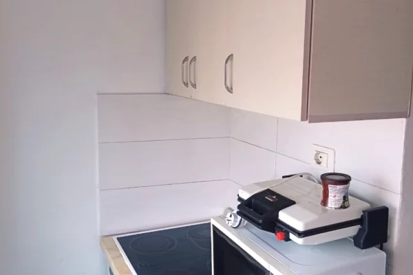 Shtepi me qera Apartament ne Tirane, Garsoniere, Mobilimi E mobiluar, Pagesa 60,000  Leke.