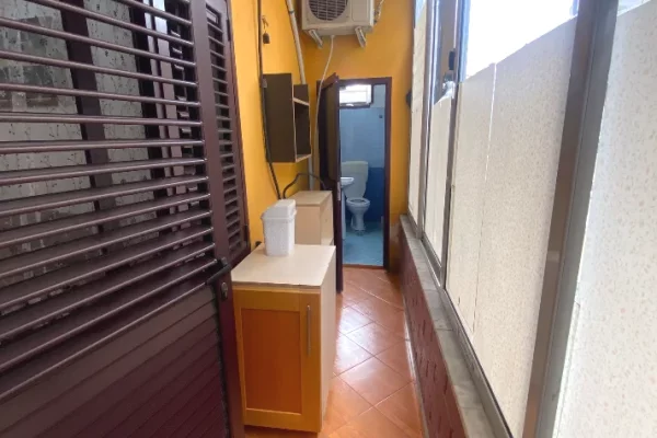 Shtepi me qera Apartament ne Tirane, 1+1, Mobilimi E mobiluar, Pagesa 300  Euro.