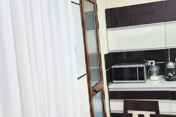 Shtepi me qera Apartament ne Tirane, 1+1, Mobilimi E mobiluar, Pagesa 450  Euro.