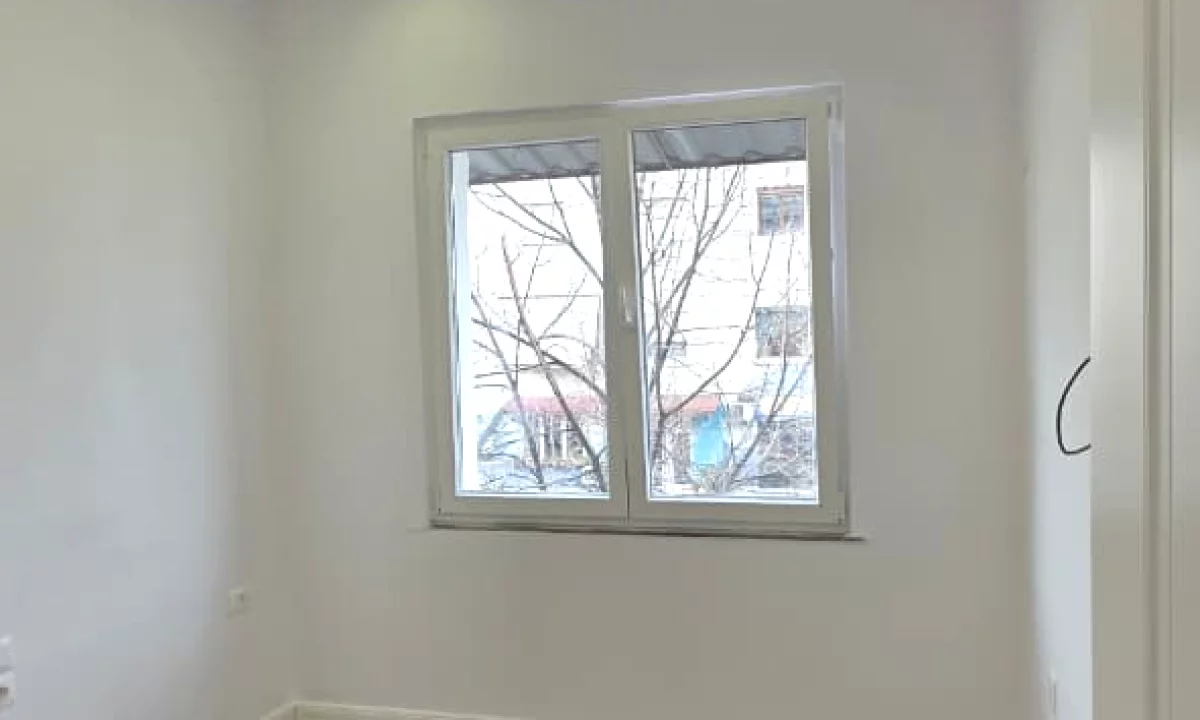 Shtepi ne shitje Apartament ne Tirane, 2+1, Mobilimi Bosh, pa mobiluar, Pagesa 148,000  Euro.