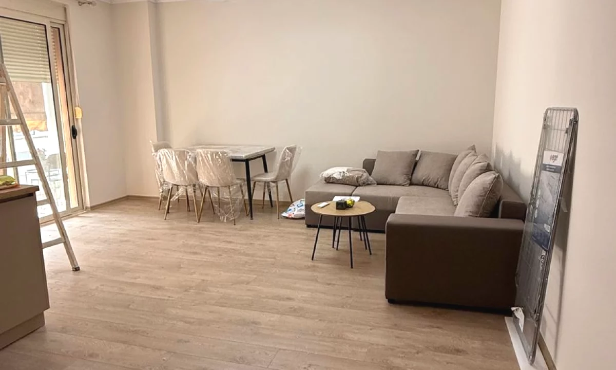 Shtepi me qera Apartament ne Tirane, 1+1, Mobilimi E mobiluar, Pagesa 450  Euro.