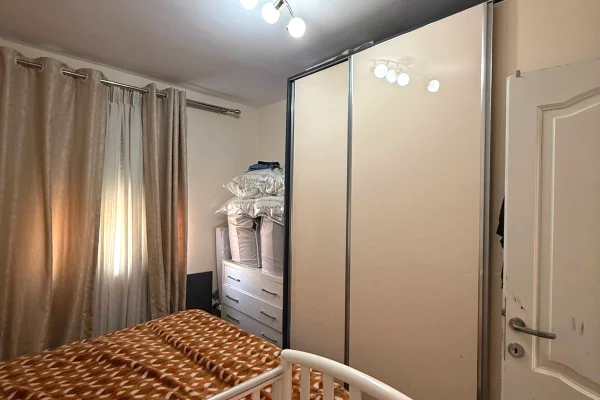 Shtepi ne shitje Apartament ne Tirane, 1+1, Mobilimi E mobiluar, Pagesa 12,000,000  Leke.