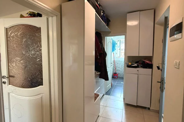 Shtepi ne shitje Apartament ne Tirane, 1+1, Mobilimi E mobiluar, Pagesa 12,000,000  Leke.