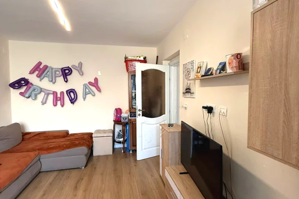 Shtepi ne shitje Apartament ne Tirane, 1+1, Mobilimi E mobiluar, Pagesa 12,000,000  Leke.