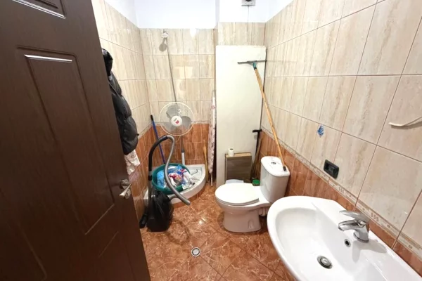 Shtepi ne shitje Apartament ne Tirane, 2+1, Mobilimi E mobiluar, Pagesa 155,000  Euro.