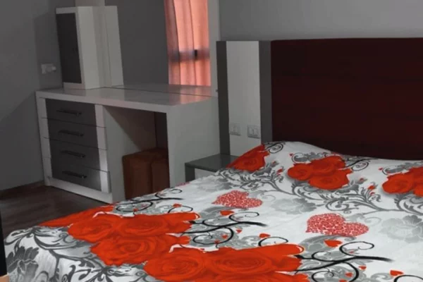 Shtepi me qera Apartament ne Tirane, 2+1, Mobilimi E mobiluar, Pagesa 50,000  Leke.