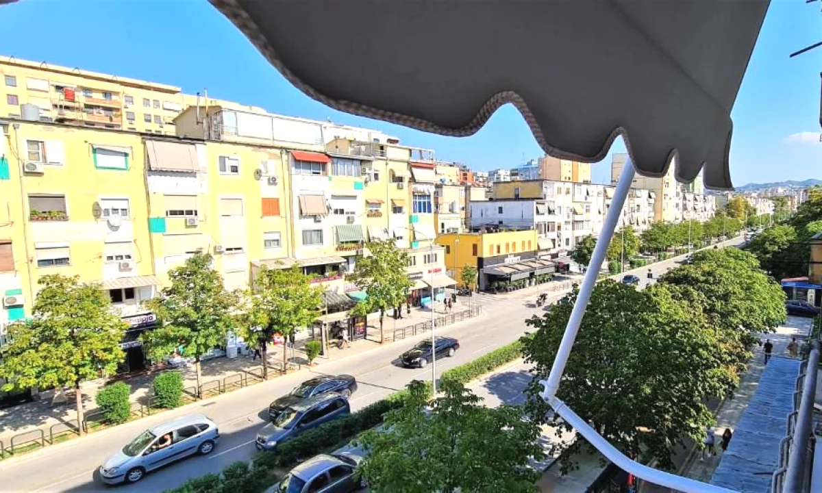 Appartamento in vendita a Tirana 1+1, Arredato