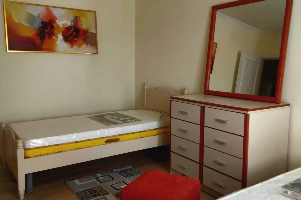 Shtepi me qera Apartament ne Tirane, 1+1, Mobilimi E mobiluar, Pagesa 48,000  Leke.