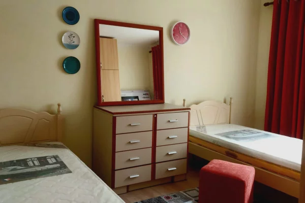 Shtepi me qera Apartament ne Tirane, 1+1, Mobilimi E mobiluar, Pagesa 48,000  Leke.