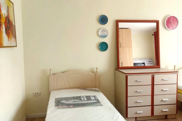 Shtepi me qera Apartament ne Tirane, 1+1, Mobilimi E mobiluar, Pagesa 48,000  Leke.
