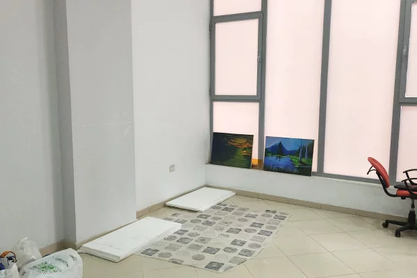 Shtepi ne shitje Apartament ne Tirane, 1+1, Mobilimi Bosh, pa mobiluar, Pagesa 120,000  Euro.