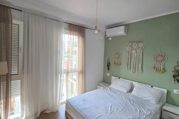 Shtepi me qera Apartament ne Tirane, 1+1, Mobilimi E mobiluar, Pagesa 600  Euro.