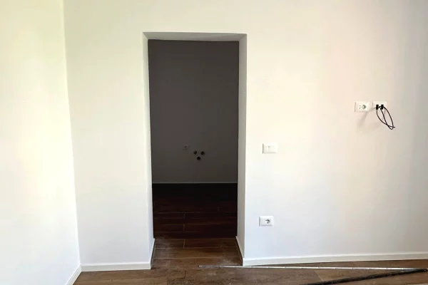 House for Sale Garsoniere in Tirana - 75,000 Euro