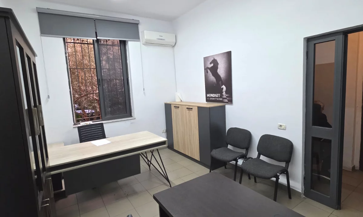 JEPET ME QERA ZYRE – BULEVARDI BAJRAM CURRI, PERBALL GJYKATES