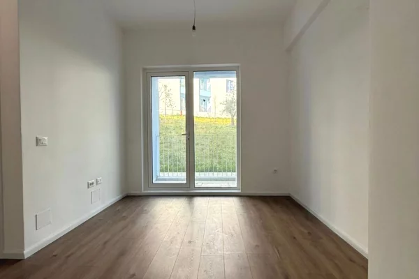 Shtepi ne shitje Apartament ne Tirane, 1+1, Mobilimi Bosh, pa mobiluar, Pagesa 69,000  Euro.