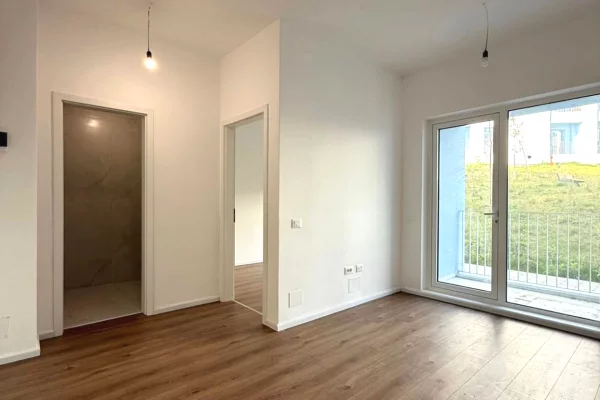 Shtepi ne shitje Apartament ne Tirane, 1+1, Mobilimi Bosh, pa mobiluar, Pagesa 69,000  Euro.