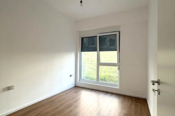 Shtepi ne shitje Apartament ne Tirane, 1+1, Mobilimi Bosh, pa mobiluar, Pagesa 69,000  Euro.