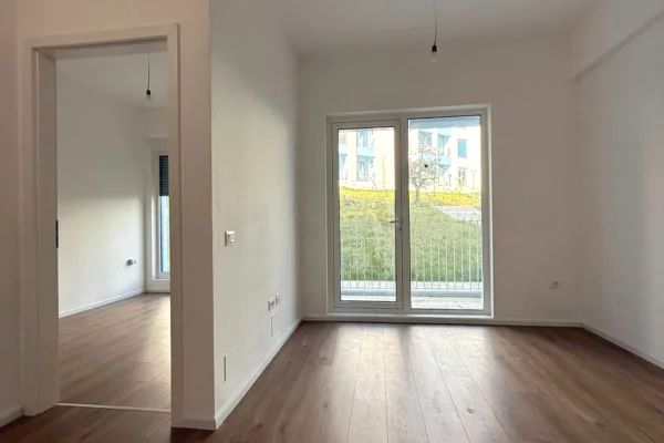 Shtepi ne shitje Apartament ne Tirane, 1+1, Mobilimi Bosh, pa mobiluar, Pagesa 69,000  Euro.