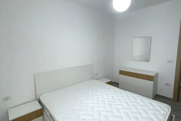 Appartamento in affitto a Tirana 3+1, Arredato