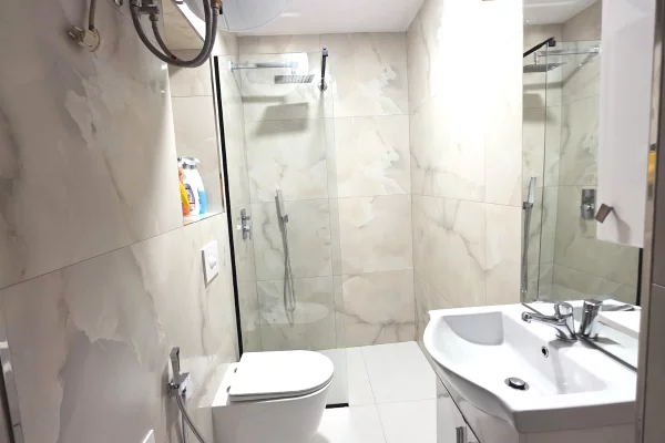 Shtepi me qera Apartament ne Tirane, 4+1, Mobilimi E mobiluar, Pagesa 1,400  Euro.