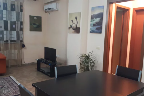 Shtepi me qera Apartament ne Tirane, 1+1, Mobilimi E mobiluar, Pagesa 60,000  Leke.