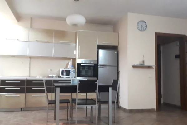 Shtepi me qera Apartament ne Tirane, 1+1, Mobilimi E mobiluar, Pagesa 60,000  Leke.
