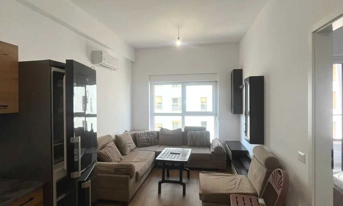 Shtepi me qera Apartament ne Tirane, 1+1, Mobilimi E mobiluar, Pagesa 380  Euro.