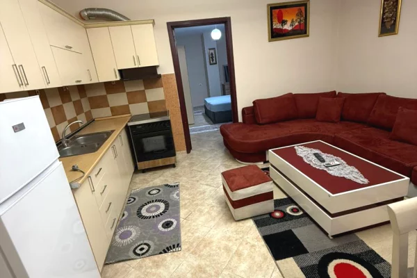 Shtepi me qera Apartament ne Tirane, 2+1, Mobilimi E mobiluar, Pagesa 45,000  Leke.