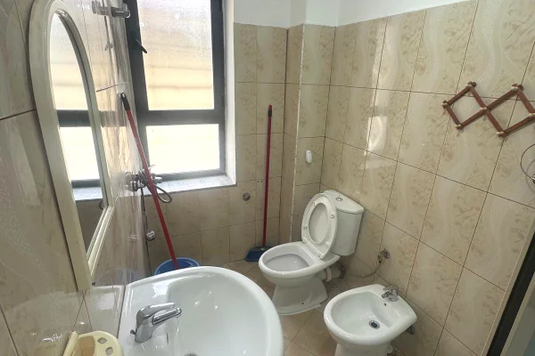 Shtepi me qera Apartament ne Tirane, 1+1, Mobilimi E mobiluar, Pagesa 42,000  Leke.