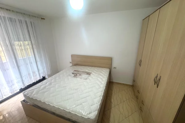 Shtepi me qera Apartament ne Tirane, 1+1, Mobilimi E mobiluar, Pagesa 42,000  Leke.