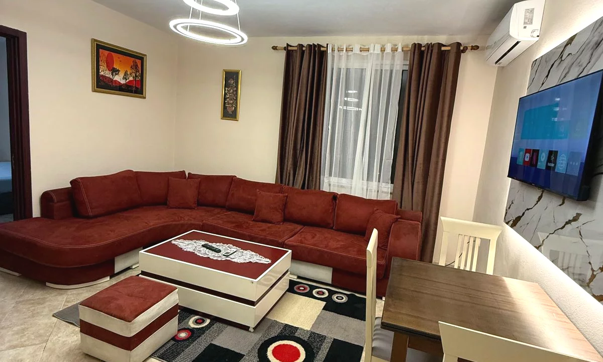 Shtepi me qera Apartament ne Tirane, 2+1, Mobilimi E mobiluar, Pagesa 45,000  Leke.