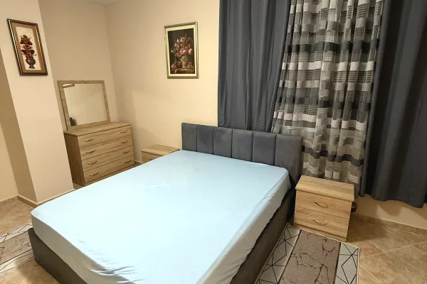 Shtepi me qera Apartament ne Tirane, 2+1, Mobilimi E mobiluar, Pagesa 45,000  Leke.