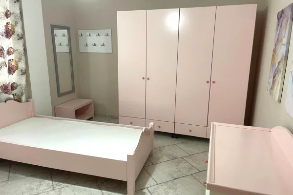 Shtepi me qera Apartament ne Tirane, 2+1, Mobilimi E mobiluar, Pagesa 65,000  Leke.