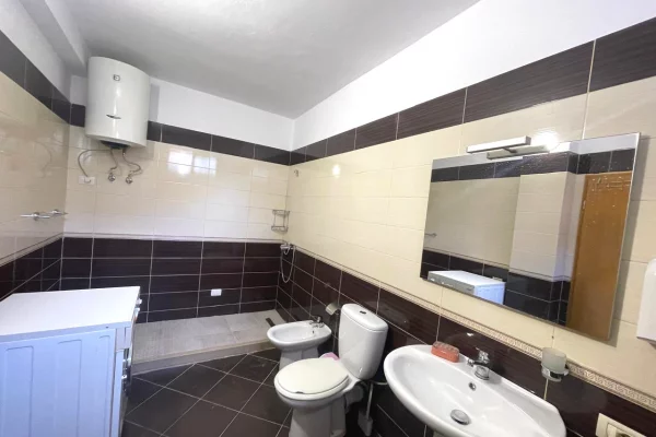 Shtepi me qera Apartament ne Tirane, 2+1, Mobilimi E mobiluar, Pagesa 65,000  Leke.