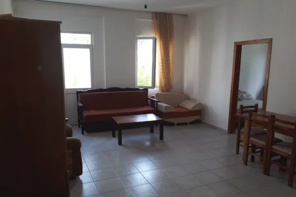 Shtepi me qera 1+1 ne Tirane - 30,000 Leke