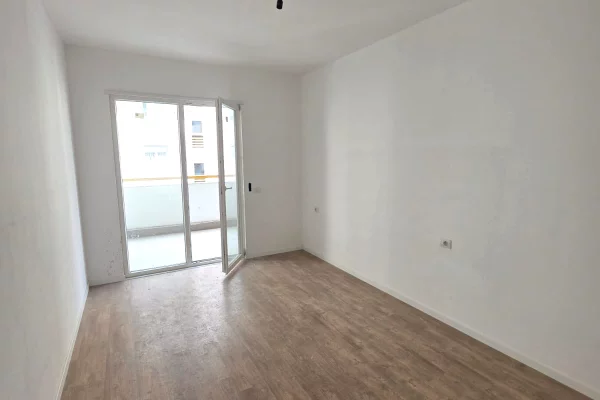 SHITET APARTAMENT 1+1 – LAPRAKË / E88