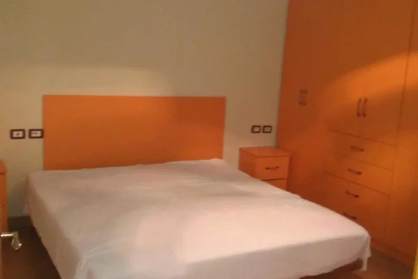 Shtepi me qera Shtepi Private ne Tirane, 1+1, Mobilimi E mobiluar, Pagesa 32,000  Leke.