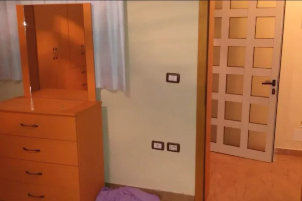 Shtepi me qera Shtepi Private ne Tirane, 1+1, Mobilimi E mobiluar, Pagesa 32,000  Leke.