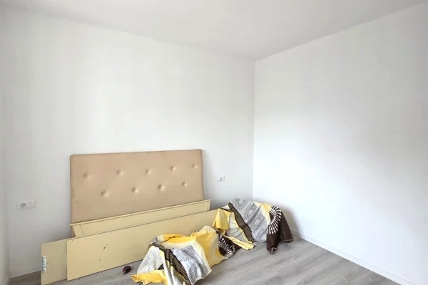 Shtepi me qera Apartament ne Tirane, 1+1, Mobilimi Bosh, pa mobiluar, Pagesa 500  Euro.