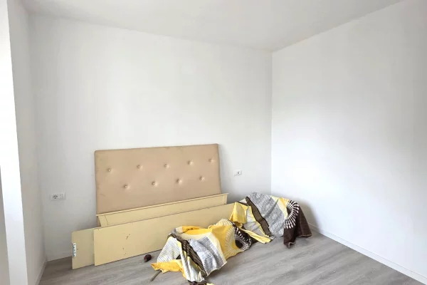 Shtepi me qera Apartament ne Tirane, 1+1, Mobilimi Bosh, pa mobiluar, Pagesa 500  Euro.