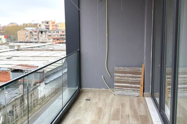 Shtepi me qera Apartament ne Tirane, 2+1, Mobilimi E mobiluar, Pagesa 700  Euro.