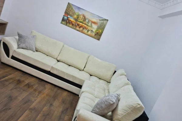 Appartamento in affitto a Tirana 2+1, Arredato