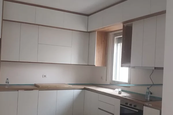 Appartamento in affitto a Tirana 2+1, Arredato