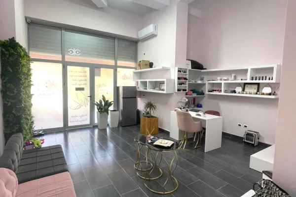 Ambient biznesi ne shitje 1+1 ne Tirane - 7,500,000 Leke