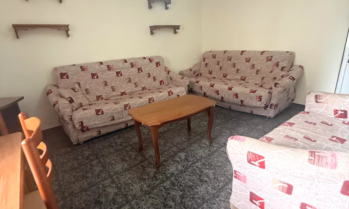 Shtepi ne shitje Apartament ne Tirane, 1+1, Mobilimi E mobiluar, Pagesa 117,000  Euro.